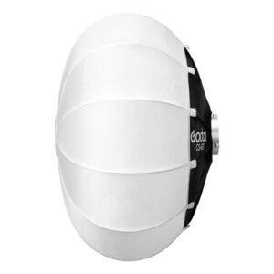 1701255443_685 Godox Lantern Softbox for Livestreaming CS-65T on valkoinen, pyöreä, pallon muotoinen kokoontaitettava softbox, jossa on mustat korostukset, ja sitä käytetään valon hajottamiseen valokuvauksessa ja videokuvauksessa.