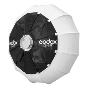 1701255447_283 Godox Lantern Softbox for Livestreaming CS-65T on esitetty pyöreällä, sateenvarjomaisella mustavalkoisella muotoilulla ja Godoxin logolla sen kangaspaneeleissa, jotka sopivat erinomaisesti studiovalaistukseen.