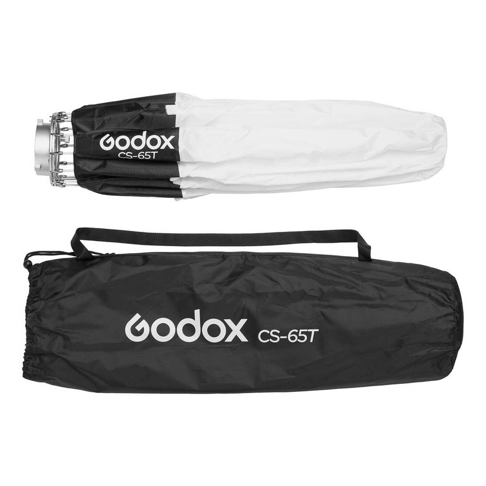 1701255449_863 Taitettu Godox Lantern Softbox for Livestreaming CS-65T ja sen musta kantolaukku, jossa on valkoinen Godoxin logo ja mallinimi, näkyvät valkoisella pohjalla.
