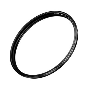 1707312912_195 Viltrox Ultra Slim MC UV / Protection Filter 72mm -suojasuodin, jossa on ohut musta metallirengas ja kuvioidut reunat, esitetty eristettynä valkoisella taustalla.