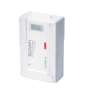 1707468257_604 Viltrox BP V50 3350mAh V-Mount -akku on valkoinen, kaksisuuntainen akku, jossa on pieni digitaalinen näyttö edessä jännitteelle ja tiedoille sekä harmaat ja punaiset tarrat ja tuotemerkit.