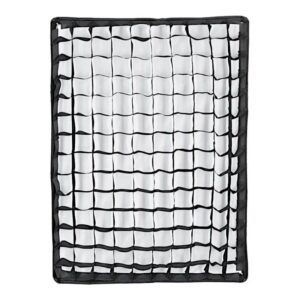 1713261664_014 Godox 50x70cm Grid for Softbox (SB USW5070/SB FS5070) on suorakulmainen musta verkko, jossa on neliönmuotoiset aukot ja paksu musta reunus, kuvassa valkoista taustaa vasten.