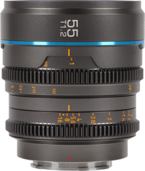 800q-01_126716 Close-up of the Sirui Cine Lens Nightwalker S35 55mm T1.2 L-Mount lens in metallic grey with orange and white markings, graduations, grooved focus and aperture rings and a blue accent ring near the top.