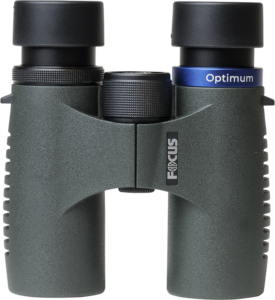 800q-02_117068 Vihreä ja musta Focus Optimum 8x42 VHG ED -kiikari, jossa on kuvioidut kahvat, keskellä oleva tarkennusnuppi ja etupuolella merkinnät "FOCUS" ja "Optimum".