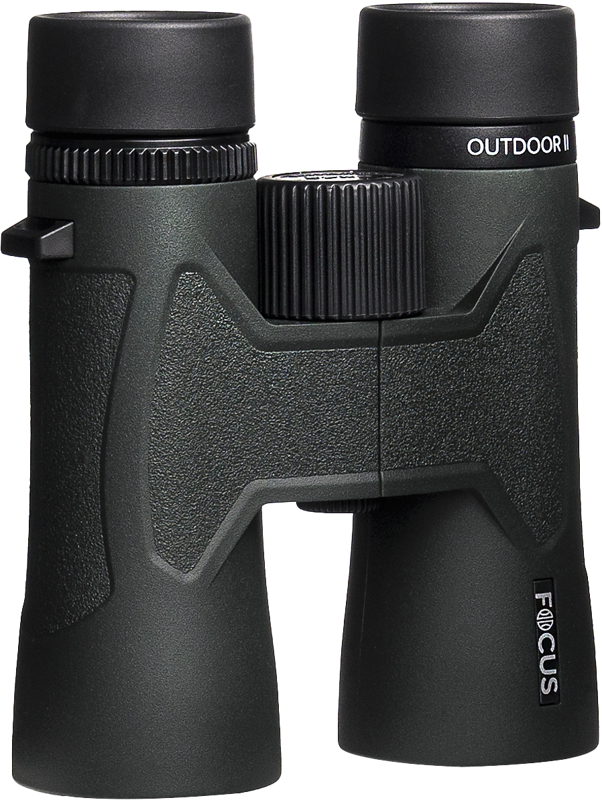 800q-03_124817 Focus Outdoor II 8x42 -kiikarikiikari, jossa on kuvioidut kahvat ja keskeinen tarkennuspyörä, seisoo pystyssä valkoista taustaa vasten.