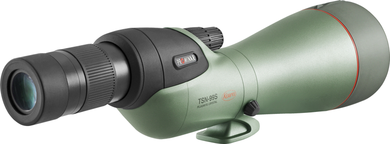 KOWA Spottingscope TSN-99S PROMINAR 30-70xW zoom on vihreä ja musta tähystyskaukoputki, jossa on suuri objektiivi, kulmikas okulaari ja tarkennussäädin, jotka näkyvät vaalealla pohjalla.