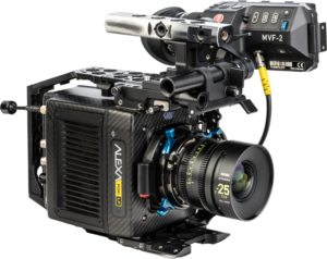 Ammattikäyttöön tarkoitettu ARRI Alexa Mini LF -elokuvakamera, jossa on NiSi Cine Lens Athena Prime 25mm T1.9 PL-Mount -objektiivi, mattapintainen laatikko, kahva sekä useita ohjaimia ja kaapeleita, suunniteltu huippuluokan videotuotantoon.