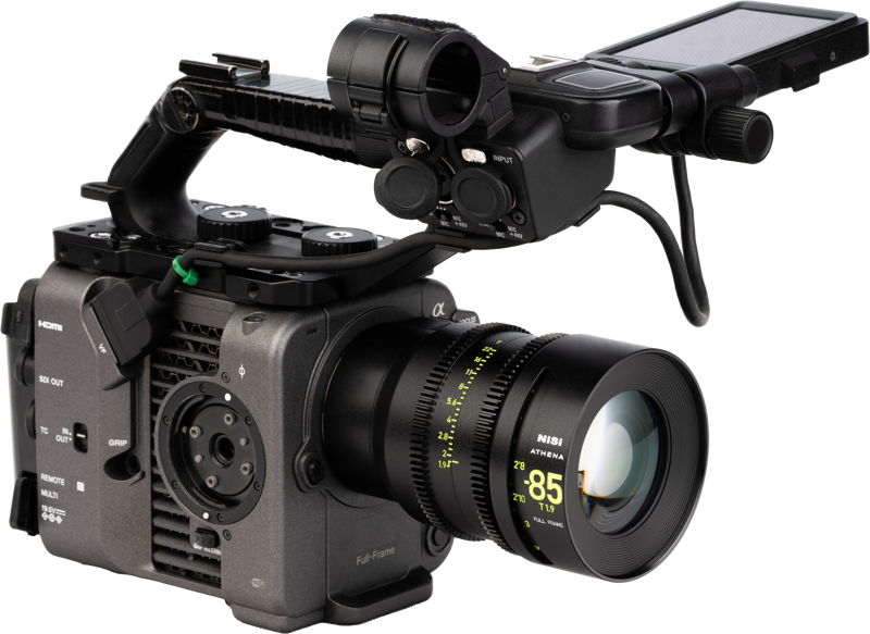 NiSi Cine Lens Athena Prime 25mm T1.9 PL-Mount -objektiivi on korkealaatuiseen videotuotantoon ja elokuvantekoon suunniteltu ammattimainen elokuvaobjektiivi, joka on ihanteellinen terävien, elokuvamaisten kuvien ottamiseen nopealla T1.9-aukolla.