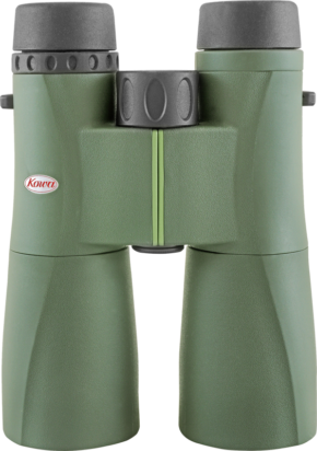 800q-14_112149 KOWA SV II 10X50 -kiikari on vihreä kiikari, jossa on kuvioitu kahva, musta keskisäätönuppi sekä näkyvät okulaarit ja objektiivilinssit. Siinä on punainen Kowa-logo vasemmalla puolella.