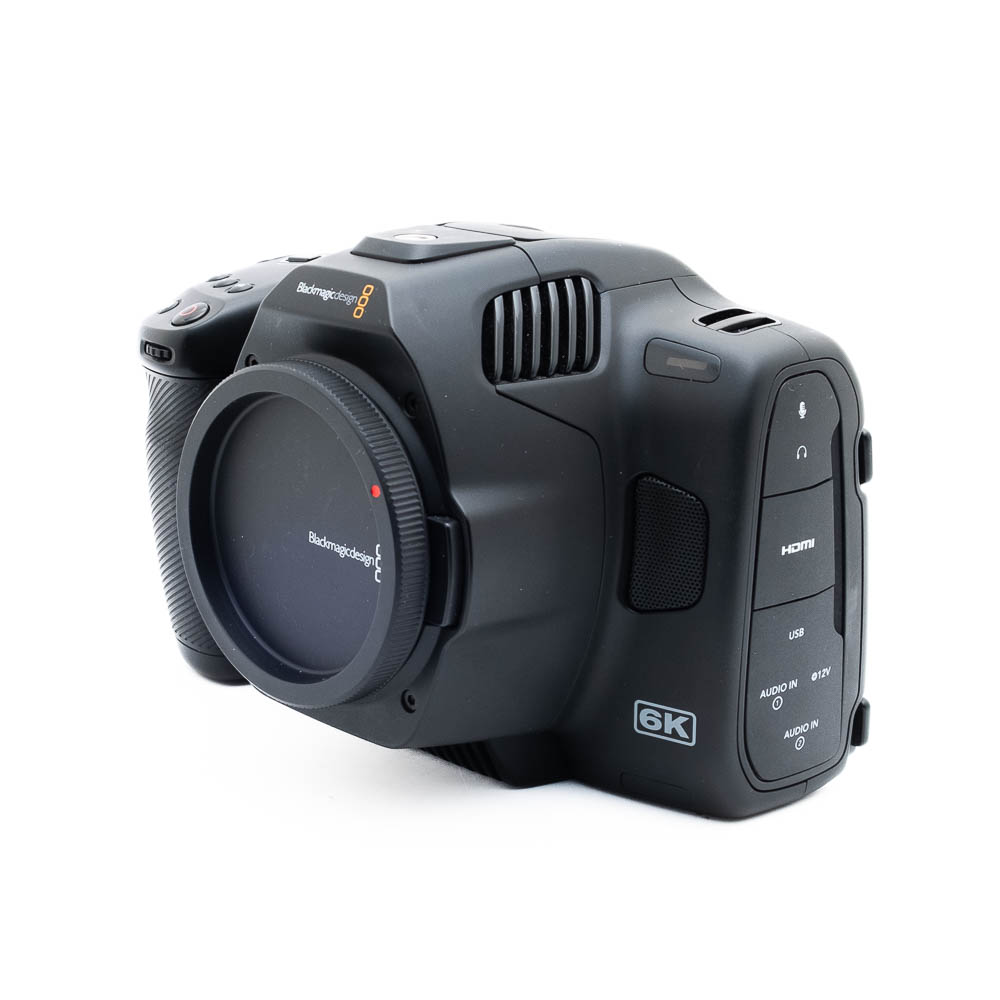 Blackmagic 6k-5 Blackmagic Pocket Cinema Camera 6K Pro (sis.ALV24%) - Käytetty