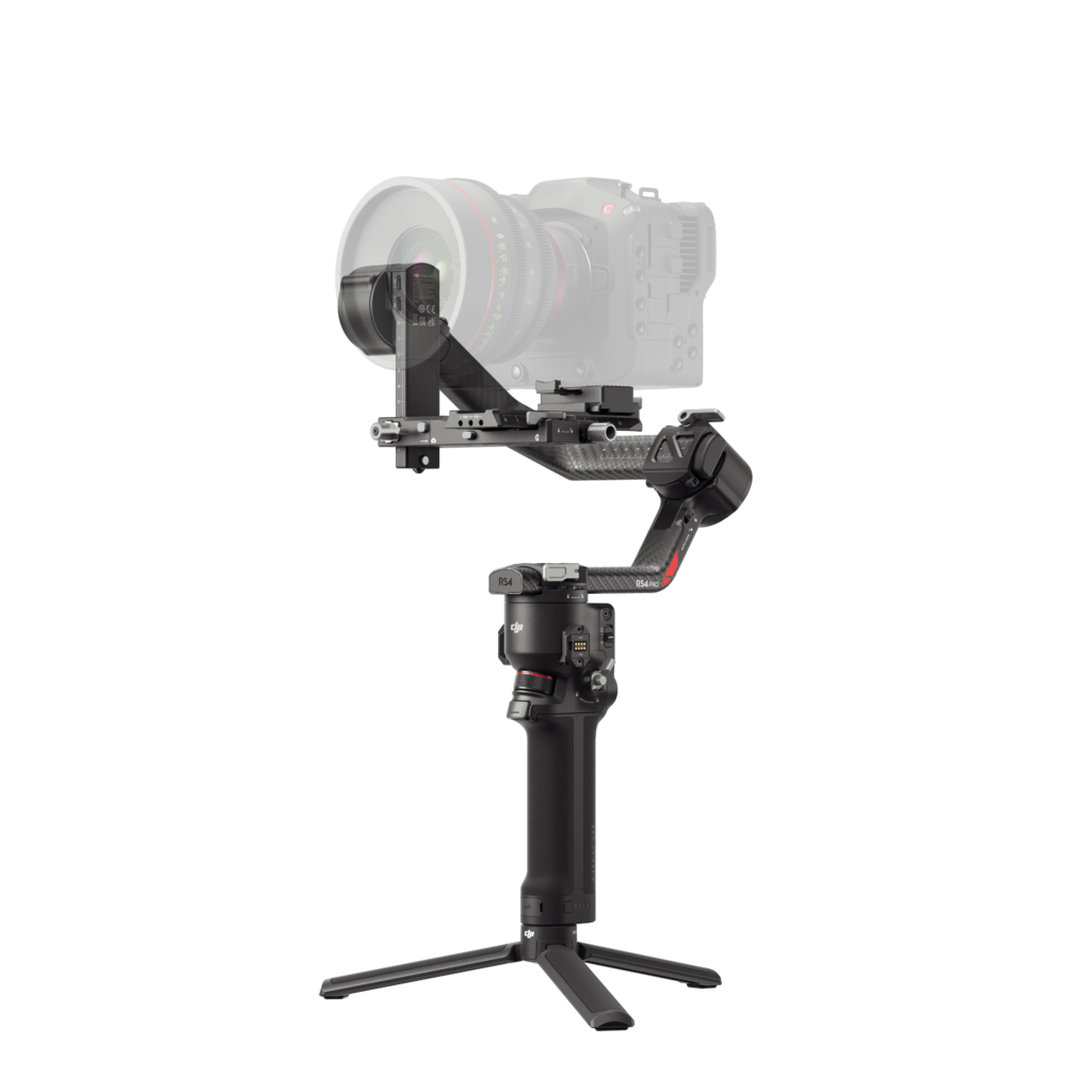 HG704-右45度 The DJI RS 4 gimbal is a professional camera gimbal stabilizer that is pictured with the camera and tripod mounted vertically and designed for stable handheld shooting with a plain white background.