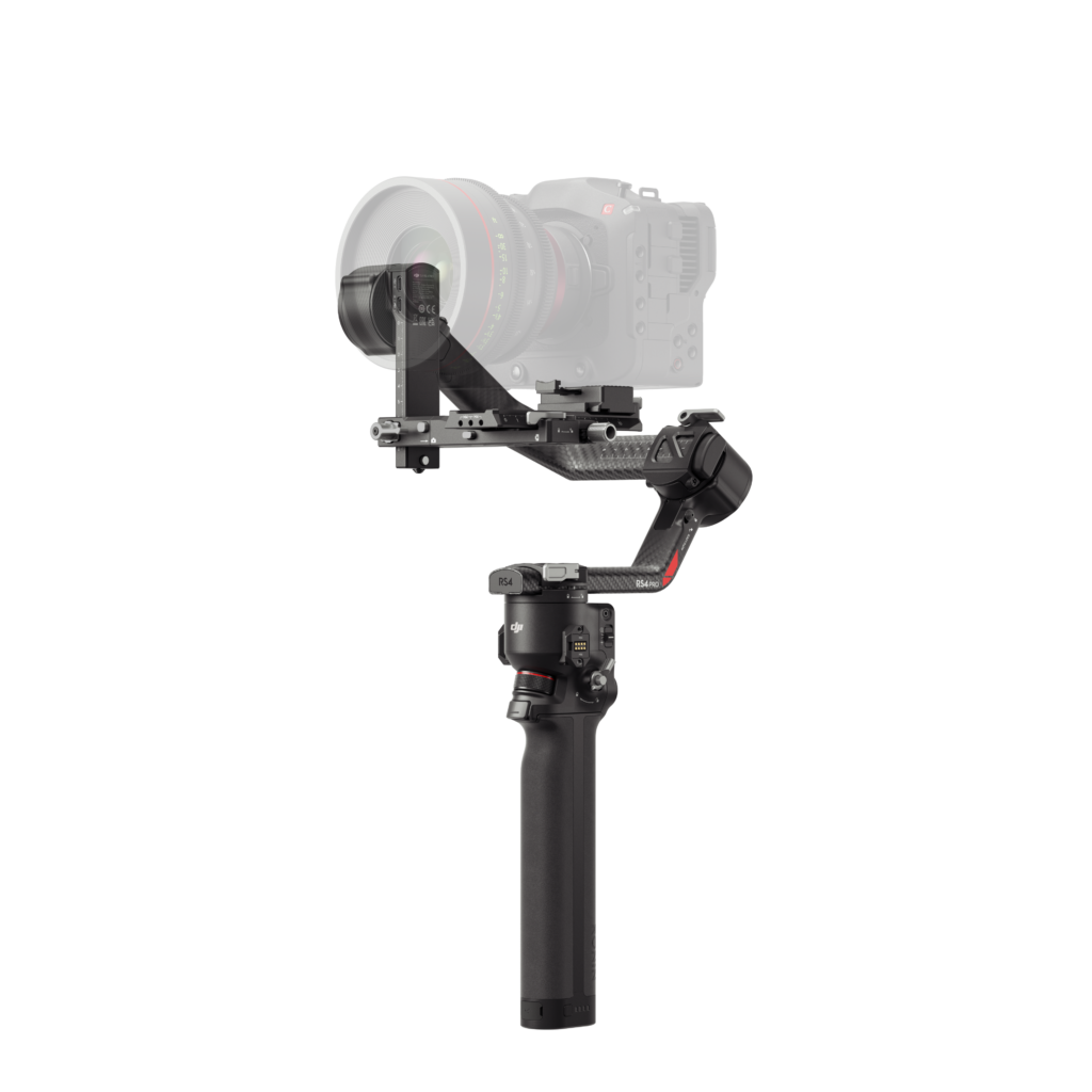 HG704_BG70-右45度 The DJI RS 4 gimbal, a handheld gimbal stabilizer with a black handle and arm, supports a semi-transparent digital camera that is visible against a white background.