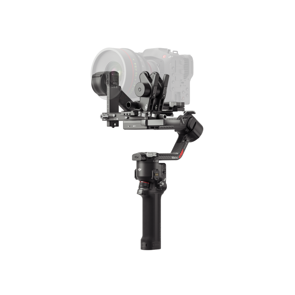 HG704双电机-右45度 The DJI RS 4 gimbal camera handheld displays the digital camera and lens attached, with a motorized arm and ergonomic handle set against a plain white background.