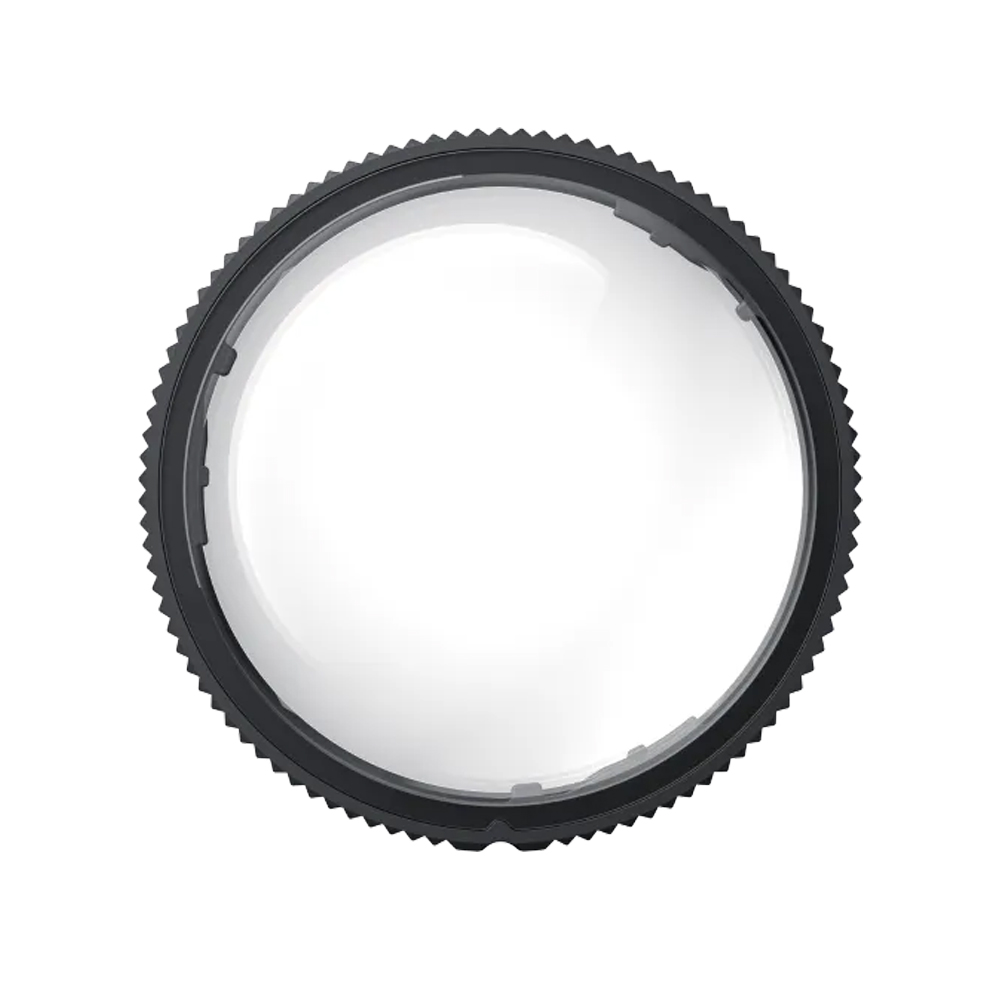 Insta360_X4_021 Lähikuva ylhäältä alaspäin Insta360 X4 Standard Lens Guards -objektiivisuojista, joissa on pyöreä, harjakuvioitu musta kehys valkoista taustaa vasten.