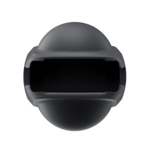 Insta360_X4_048 Insta360 Lens Cap for X4 on mattamusta, pallomainen lisävaruste, jossa on leveä suorakulmainen etuaukko ja joka on suunniteltu moderniksi, minimalistiseksi suojukseksi objektiivillesi. Kuvattu valkoisella pohjalla.