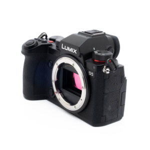 Lumix S5 2636-4 Panasonic Lumix DC-S5 (SC 2000, sis.ALV24%) - Käytetty