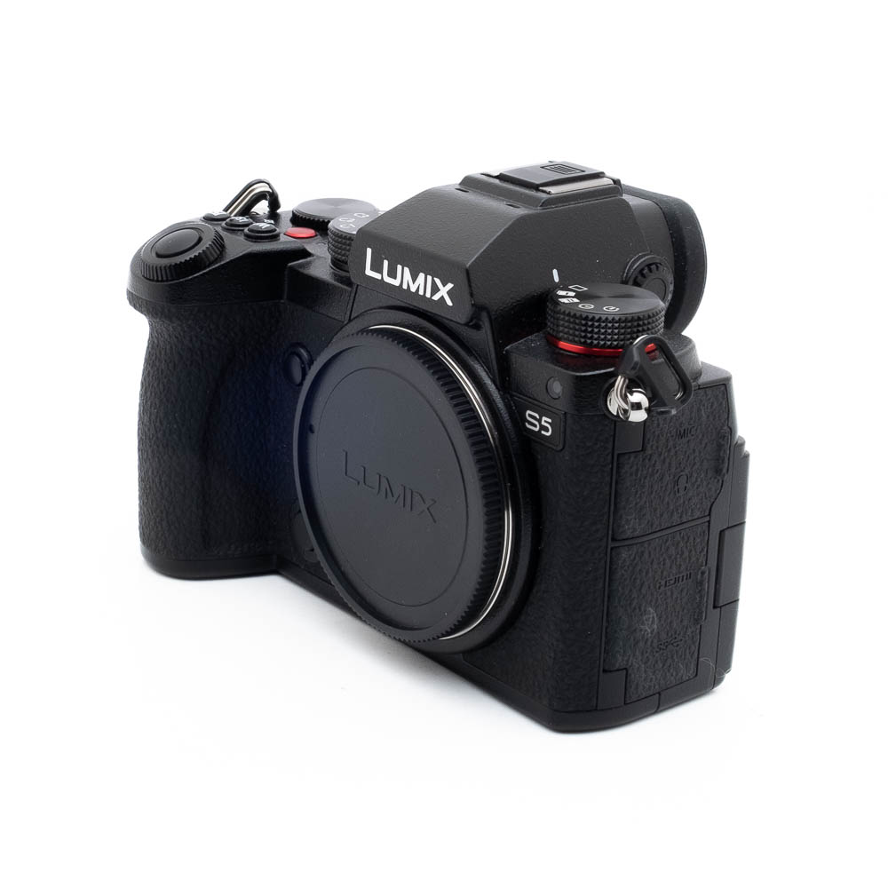 Lumix S5 2636-5 Panasonic Lumix DC-S5 (SC 2000, sis.ALV24%) - Käytetty