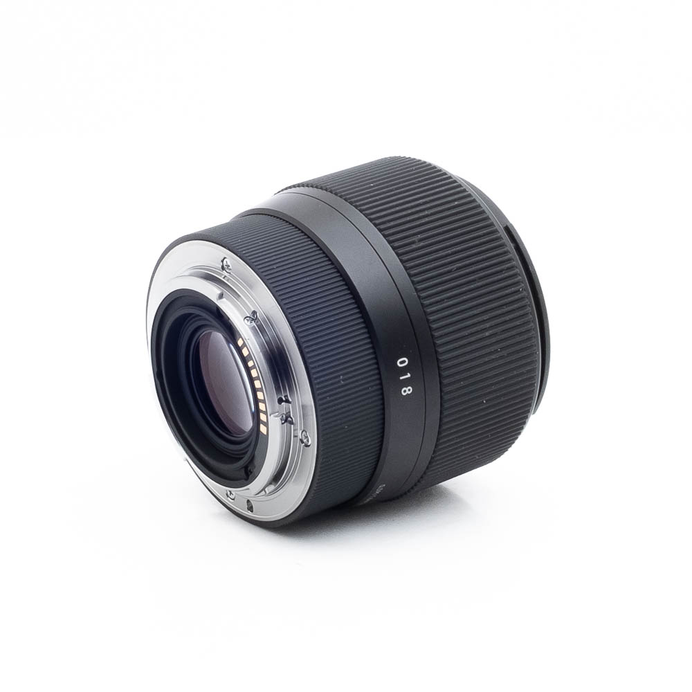 Sigma 56mm f14 DC DN EF-M-1 Sigma 56mm f/1.4 DC DN C Canon EF-M - Käytetty
