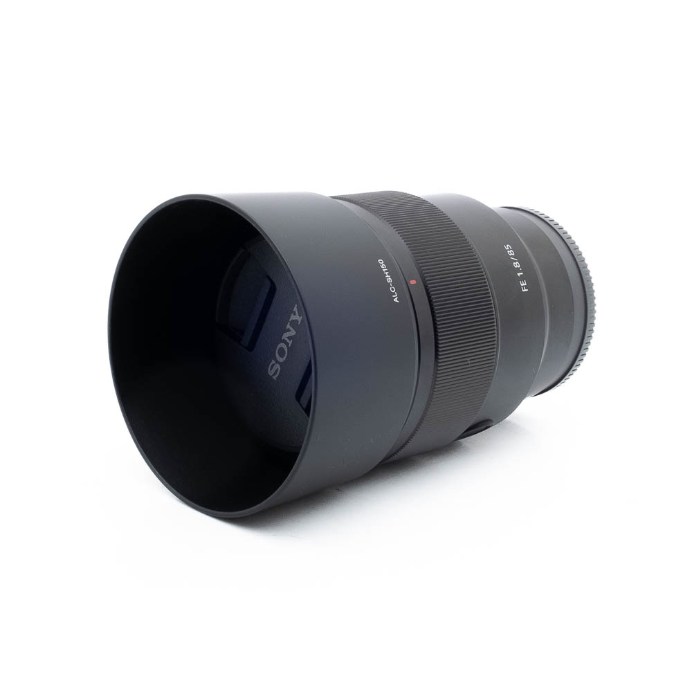 Sony 85mm f18-3 Sony FE 85mm f/1.8 (Kunto K5, sis.ALV24%) - Käytetty