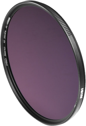 Ympyränmuotoinen NiSi-suodatin IRND1000 Pro Nano Huc 39 mm:n linssisuodatin, jossa on tumman violetti sävy, musta metallikehys ja PRO Nano 10 Stops -merkintä.