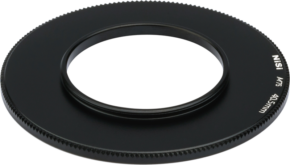 800q-01_111187 The NiSi filter holder adapter for M75 40.5 mm adapter gas is a black round adapter ring with textured edges and a central hole on a white background.