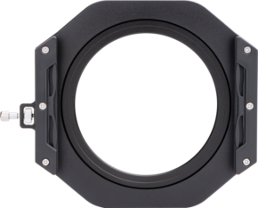 800q-01_118714 NiSi filter holder The V7 Alpha disc filter holder is a black, octagonal filter holder with a large centre hole, metal side screws and a left-hand knob. The product is shown against a plain white background.
