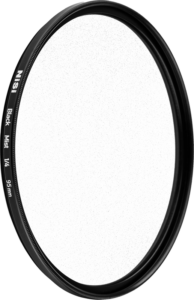 800q-01_119702 NiSi Filter Black Mist 1/4 95mm -diffuusiosuodin, jossa on ohut musta kehys ja läpinäkyvä keskiosa, näkyy tavallisella valkoisella pohjalla.