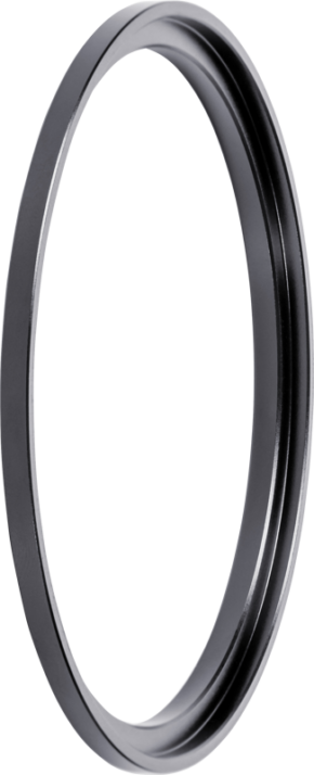 800q-01_121355 The NiSi Filter Swift System Adapter Ring 67mm is a thin, black metal ring with a smooth surface and a small internal groove, which is visible vertically on a light grey background.