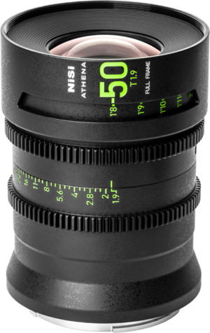 800q-01_126407 Lähikuva NiSi Cine Lens Athena Prime 50mm T1.9 G-Mount -objektiivista, jossa näkyy sen musta metallikotelo, vihreät ja valkoiset tarkennus- ja aukkomerkinnät sekä harjamainen kahva.