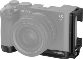 800q-01_127841 The SmallRig 4569 L-mount attaches to the base and side of the Sony Alpha 7C II or Alpha 7CR, providing more mounting options and better camera support.