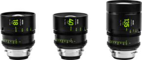 NiSi Cine Lens Athena Prime Add-On Set (3 objektiivia) PL-Mount, jossa on mustat objektiivit, joissa on neonvihreät merkinnät 18mm, 40mm ja 135mm, ja jossa näkyy aukko- ja tarkennusasteikot valkoisella pohjalla.