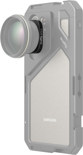 800q-01_128017 The Samsung smartphone with the durable SmallRig case features the SmallRig 4603 Universal T-mount to 37mm Threaded Lens Adapter Ring, which has a large attachable camera lens with white background attached to the rear camera.
