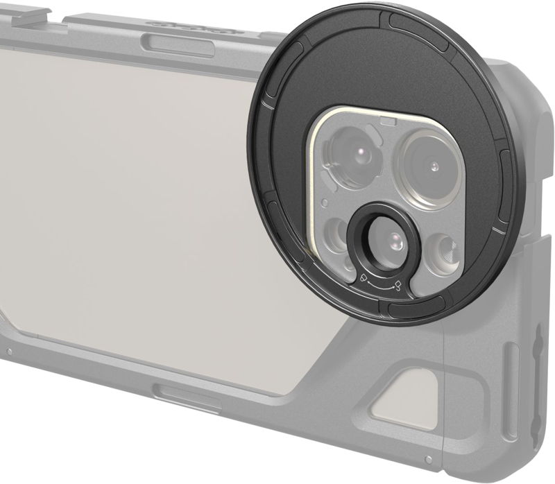 800q-01_128265 Lähikuvassa SmallRig 4585 Attachable Filter Adapter (T-Mount) 67mm, jossa korostuvat sen kestävä rakenne ja vahvistetut reunat, ja suurennettu osa, jossa näkyy yksityiskohtainen muotoilu kameran objektiivin ympärillä.