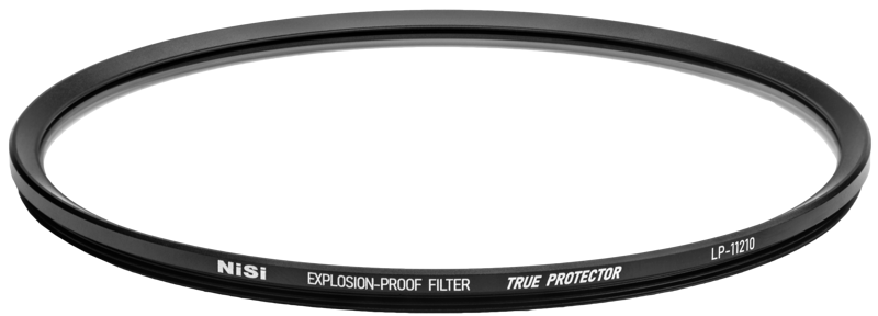 800q-02_117388 NiSi Cine Filter Explosion Proof / True Protector LP11210 for Summilux C 135mm suojasuodin on kuvassa - ohut, pyöreä objektiivisuoja, joka on suunniteltu suojaamaan kameran objektiiveja - tavallisella valkoisella taustalla.