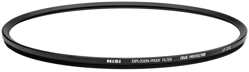 800q-02_117389 NiSi Cine Filter Explosion Proof / True Protector LP13110 for Cooke S4I/5I/S6I/S7A (Big) suojasuodin on pyöreä linssisuodin, jossa on ohut musta metallikehys ja kirkas lasi, kuvassa tavallista vaaleaa taustaa vasten.