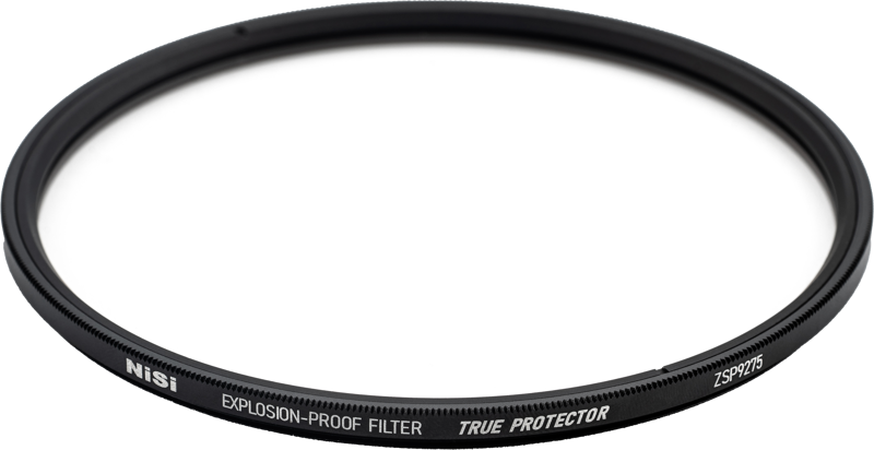 800q-02_119263 Lähikuva NiSi Cine -suodattimesta Explosion Proof / True Protector ZSP9275 suojasuodin Zeiss SP -objektiiveille valkoista taustaa vasten.