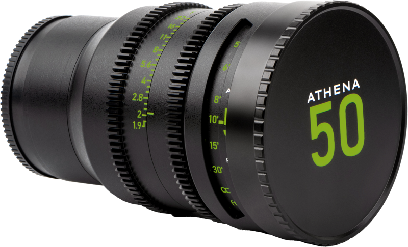 Musta NiSi Cine -objektiivin suojus Athena 50mm T1.9 -objektiiville, jossa on vihreät aukko- ja tarkennusmerkinnät, kuvioidut pitorenkaat ja mattapintainen viimeistely - ihanteellinen takatulppa (takalinssi).