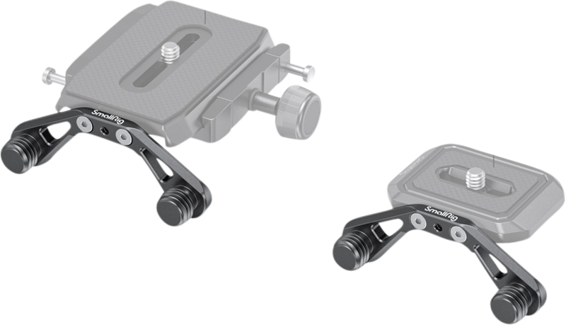Kaksi SmallRig 2828 Focus Motor Rod -kiinnikettä Aircross 2:lle, joissa on säädettävät nupit ja ruuvit kameravarusteiden kiinnittämistä ja kiinnittämistä varten, näkyvät valkoisella pohjalla.