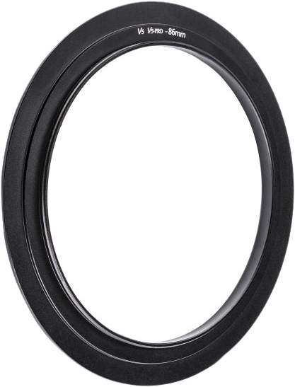 800q-108984 Musta pyöreä NiSi-sovitinrengas Large for V5/V6/V7 Holder 86mm -suodinadapteri näkyy tavallisella valkoisella pohjalla ja siinä on merkintä "V5 VS PRO - 86mm". Sisempi osa on tyhjä, ja siinä näkyy vain ulkorengas.