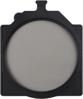 800q-109436 NiSi Cine Filter Rotating CPL 6x6" -levysuodin on musta neliönmuotoinen objektiivin suodattimen pidike, jossa on pyöreä harmaa pyörivä suodatin, jossa on säätöpyörä ja kieleke yläosassa tarkkaa säätöä varten.