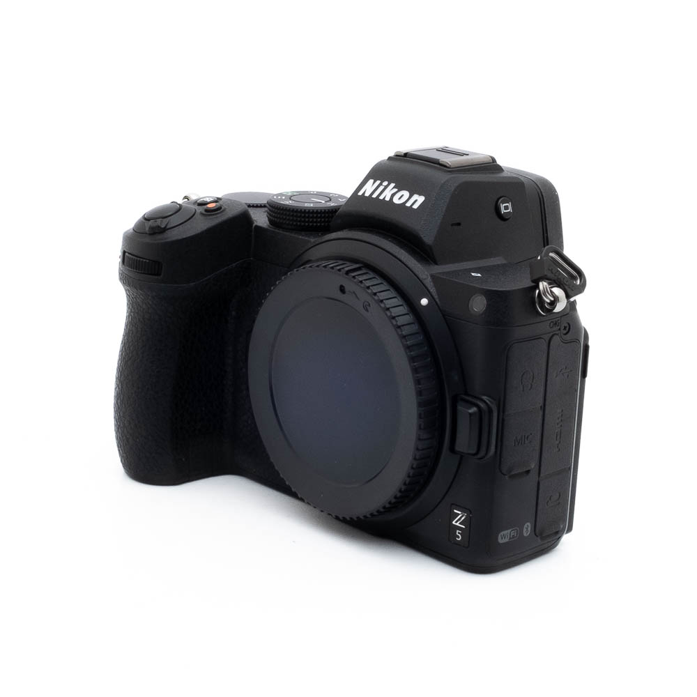 Nikon Z5 7629-5 Nikon Z5 (SC 24000) - Käytetty
