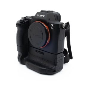 Sony A7 II (SC 2000) + akkukahva – Käytetty Käytetyt kamerat