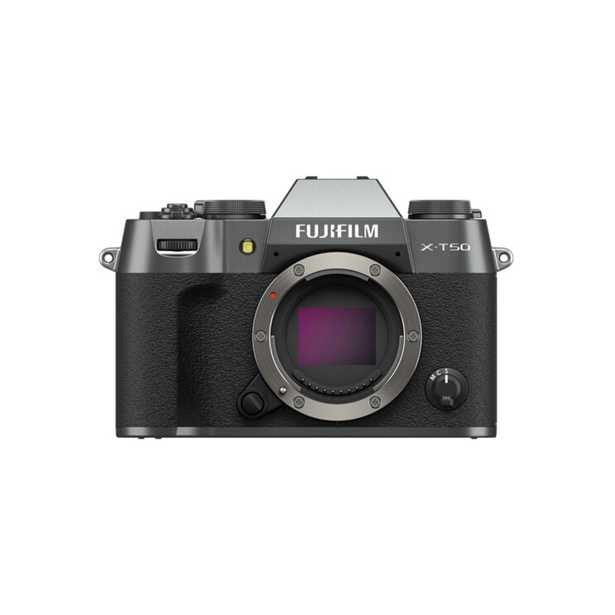 Etukuva Fujifilm X-T50 -järjestelmäkamera, harmaa näyttää kennon ja useita säätöpyörät musta ja hopea kameran runko, ilman objektiivia kiinnitetty.