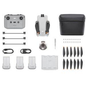 DJI-Mini-3-RC-N1-Fly-More DJI Mini 3 + RC-N1 ohjain + Fly More Combo -lennokkipakkaus sisältää lennokin, kauko-ohjaimen, kolme akkua, latauskeskittimen, kantolaukun, varapotkurit, ruuvimeisselit, ruuvit, USB-kaapelit ja liitäntäjohdot, jotka on järjestetty valkoiselle taustalle.