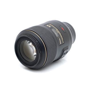 Nikkor AF-S 105mm f2.8-2 Nikon AF-S Micro-Nikkor 105mm f/2.8G VR ED - Käytetty