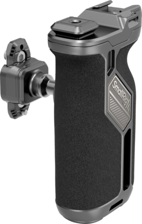 800q-01_128318 SmallRig 4485 HawkLock H21 Quick Release Rotating Side Handle Kit sisältää mustan ja harmaan kuvioidun kädensijan, metallisen kiinnityslevyn ja sivutarvikekiinnikkeen, jotka näkyvät tavallisella taustalla.