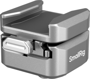 800q-01_128324 Lähikuva metallisesta SmallRig 4500 HawkLock H18 -pikakiinnitystuesta kylmäkengällä, jossa näkyy sen kompakti suorakulmainen muotoilu, salpamekanismi ja kaiverrettu SmallRig-brändi sivulla.