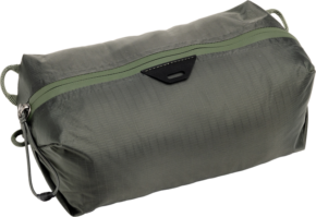 800q-01_128353 The Peak Design Ultralight Packing Cube X-Small in Sage is a green, rectangular ripstop fabric travel bag with loop handles at both ends and a dark zipper at the top.