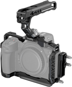 800q-01_128463 SmallRig 4520 Camera Cage Kit for Nikon Z6 III, jossa on yläkahva, asennetaan Nikon Z6 III -runkoon ja tarjoaa paremman suojan ja useita lisälaitteiden kiinnityspisteitä.