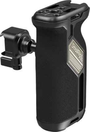SmallRig 4359 Universal Rotatable NATO Side Handle on musta, kuvioitu kamerakahva, jossa on kiinnityskiinnike ja metallinen SmallRig-logo ja joka on suunniteltu kamerarigille ja videolaitteille.